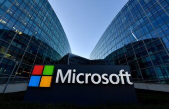 استثمارات Microsoft في الذكاء الاصطناعي تعيد تشكيل أولويات الإنفاق داخل شركات التكنولوجيا الكبرى